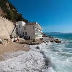 Kristera Hotel